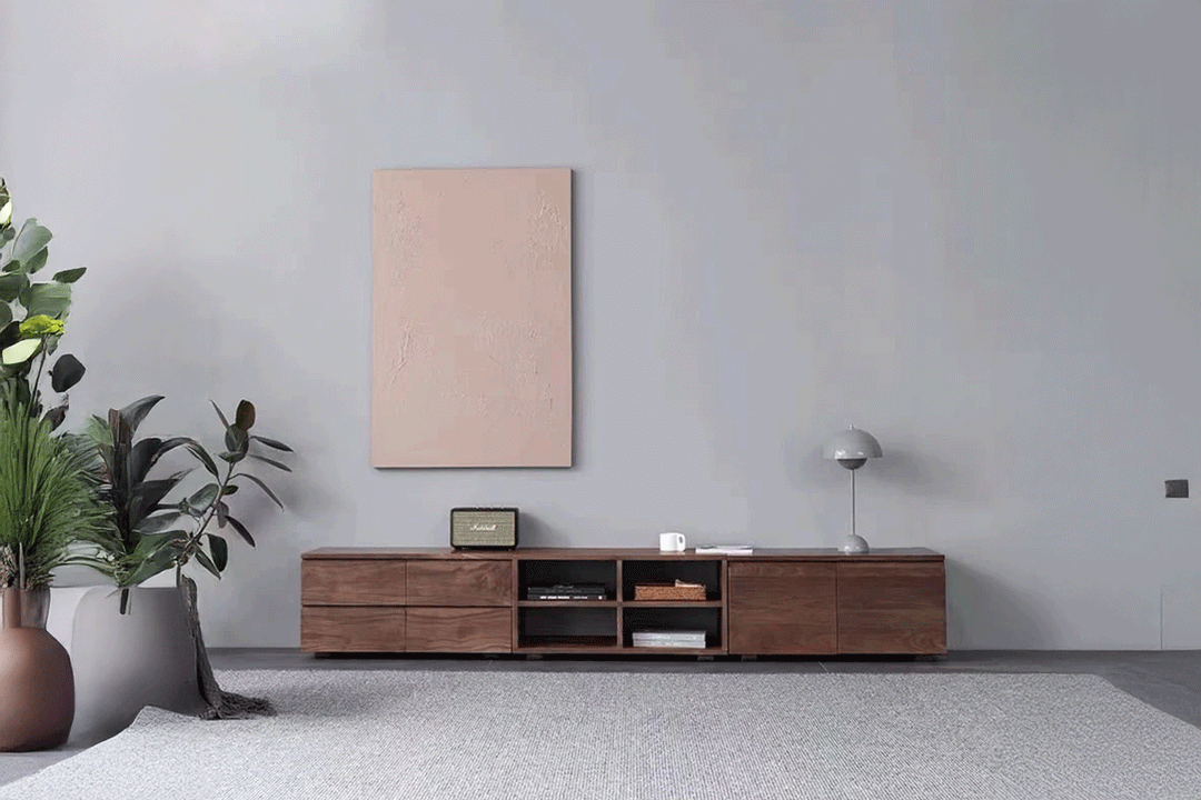 The TV cabinet transforms into a storage artifact: it can accommodate PS5, speakers, and other furnishings!