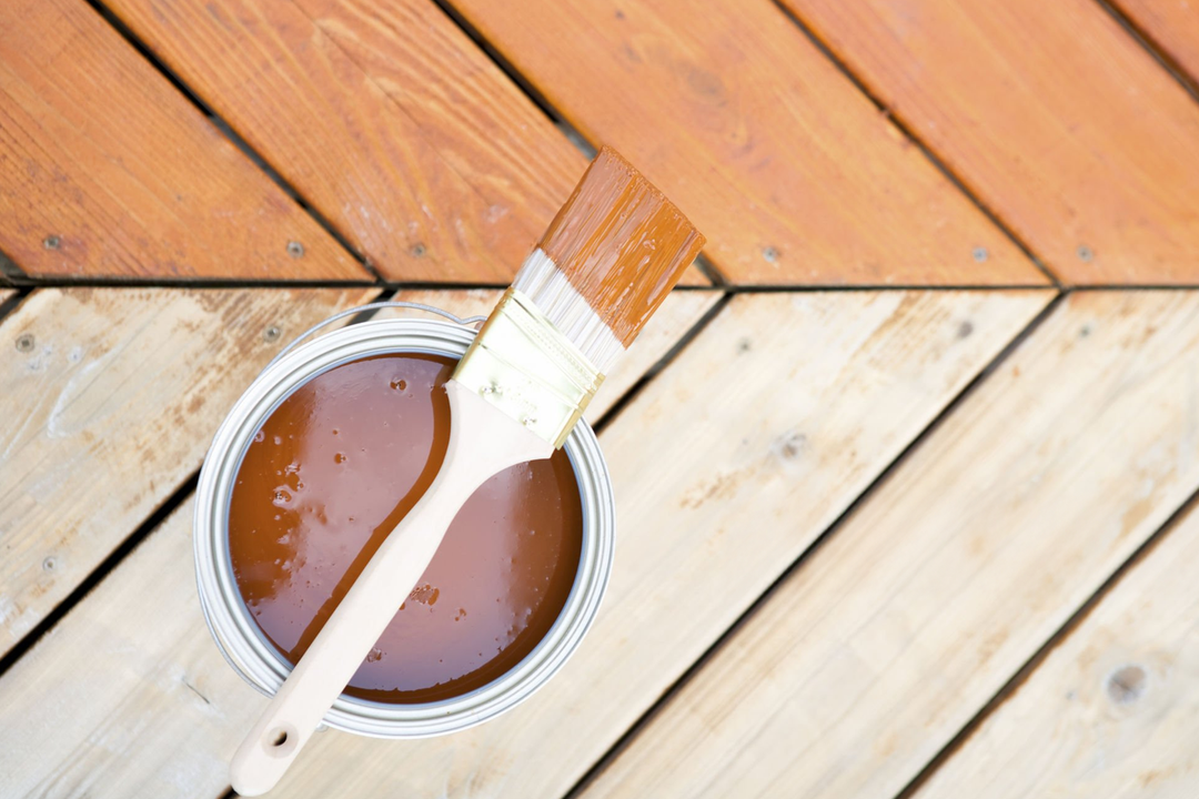 Wood Wax vs. Varnish | A Complete Comparison of Solid Wood Furniture Finishes 2025