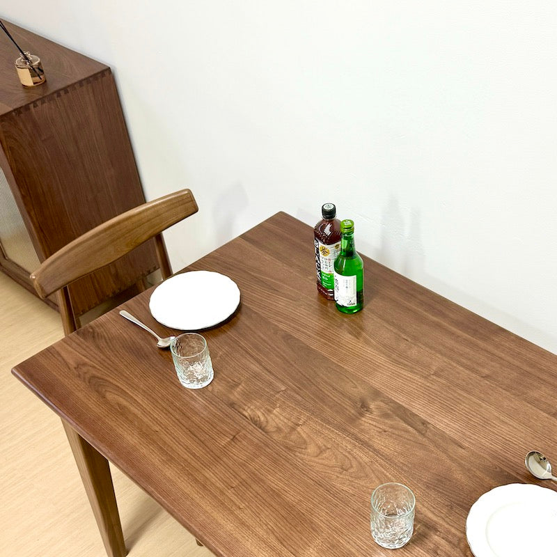 胡桃木餐枱